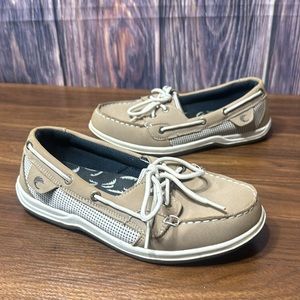 Island Surf Women's Boat Shoes size 7 Beige and White Slip On